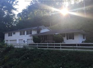 22 Upper Pinch Rd, Elkview, WV 25071