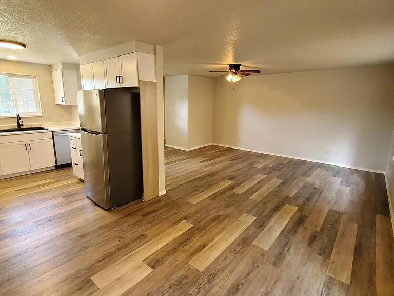 2614 NE Ocker Dr — Photo 12