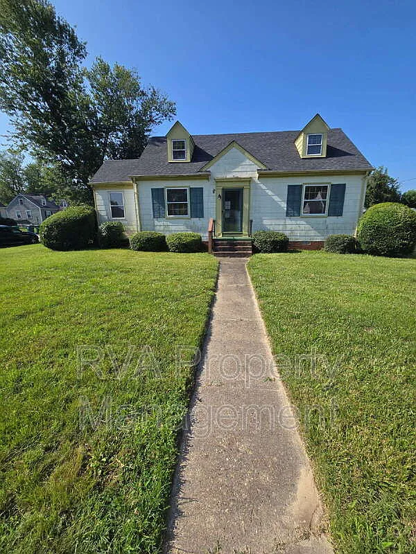 3 bed, 2.0 bath, 1428 sqft, $1,900 — Photo 1