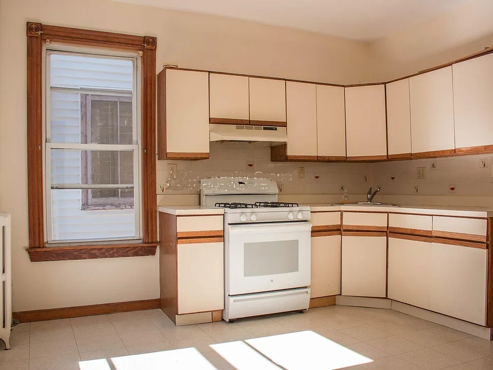 336 Centre St #3
