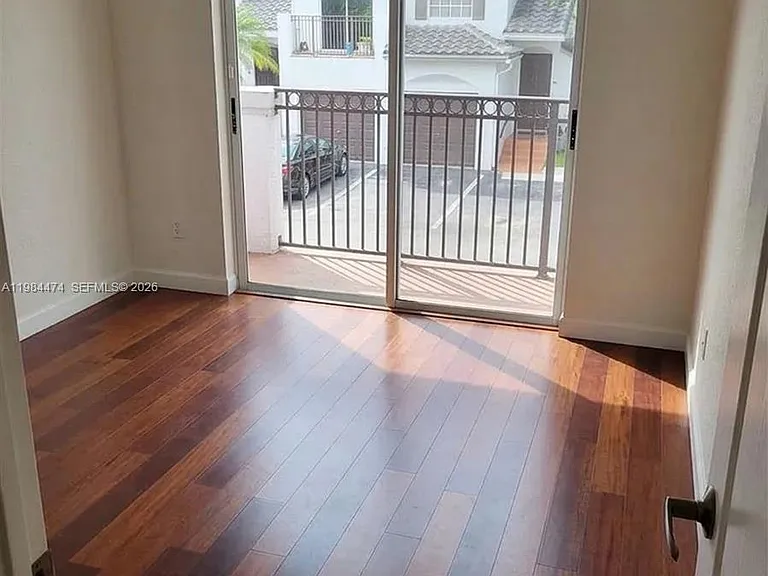 721 SW 148th Ave — Photo 5