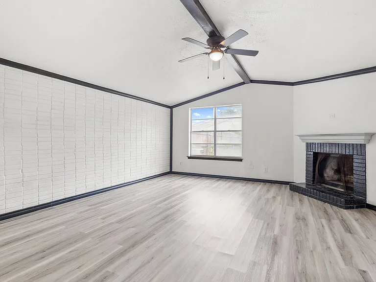 2802 Spring Valley Dr — Photo 13