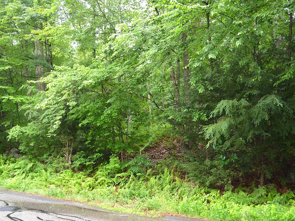 2nd image of 7 Monson Turnpike Rd