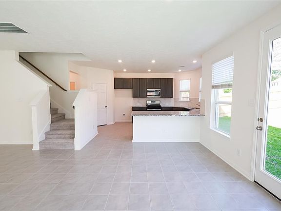 4th image of 9422 Castillo Ct
