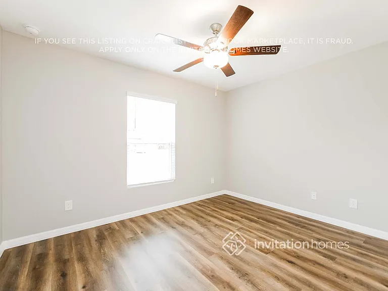 402 Kostner St — Photo 13