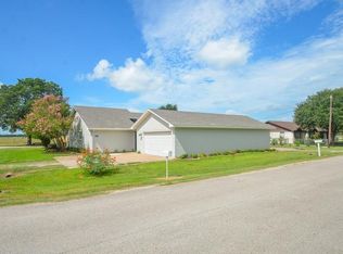 6315 Bowers St, Wallis, TX 77485