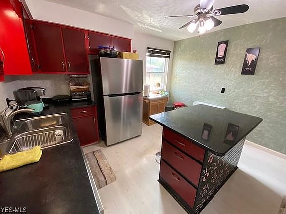 3rd image of 6612 Beverly Dr