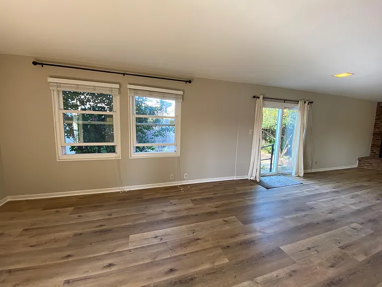 6526 Van Noord Ave — Photo 19