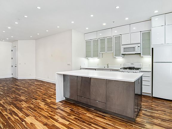 3rd image of 1119 Folsom St