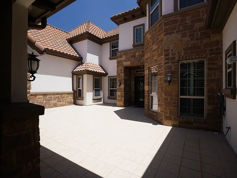 1520 Morning Moon Cir — Photo 23
