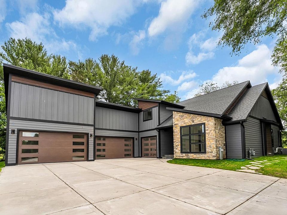 1st image of W5303 Briarwood ROAD