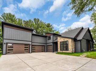 W5303 Briarwood ROAD, Elkhorn, WI 53121