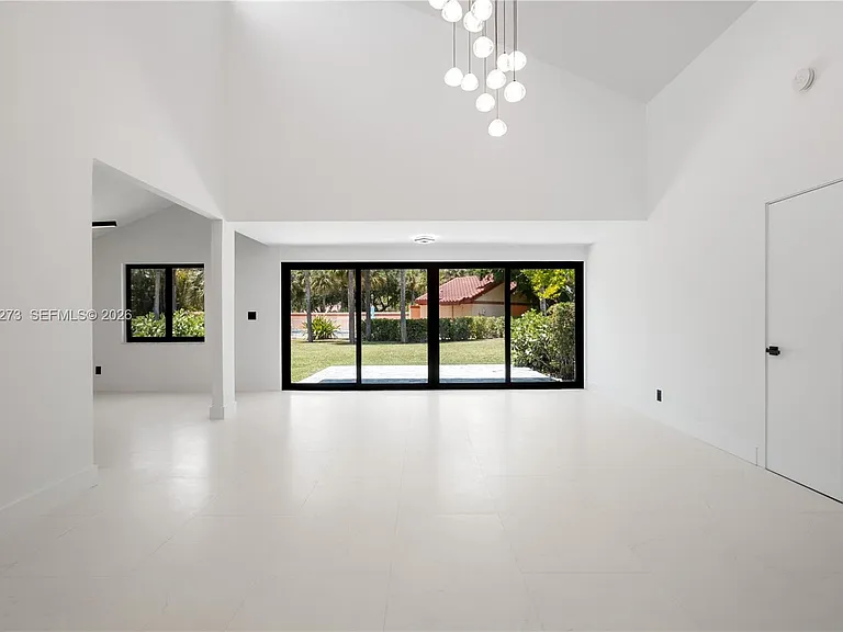 1543 SW 1st Ave — Photo 11