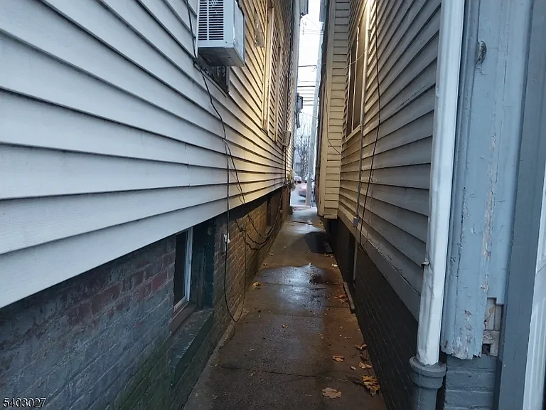 97 Easton Ave — Photo 16