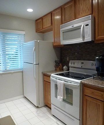 3rd image of 6008 Bixby Village Dr APT 35