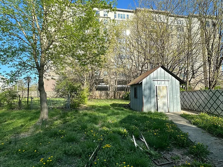 2411 S 5th St — Photo 15