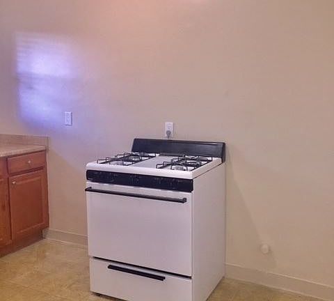5th image of 535 N Mar Vista Ave