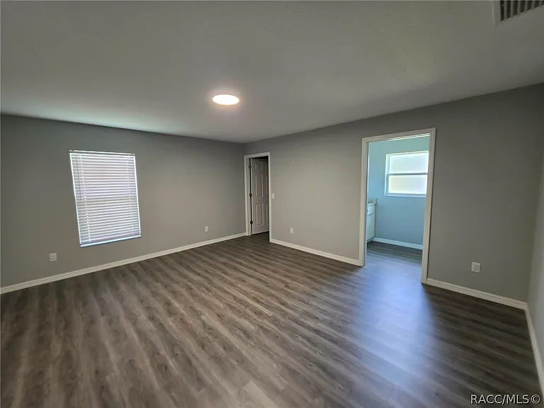 7871 N Golfview Dr — Photo 14