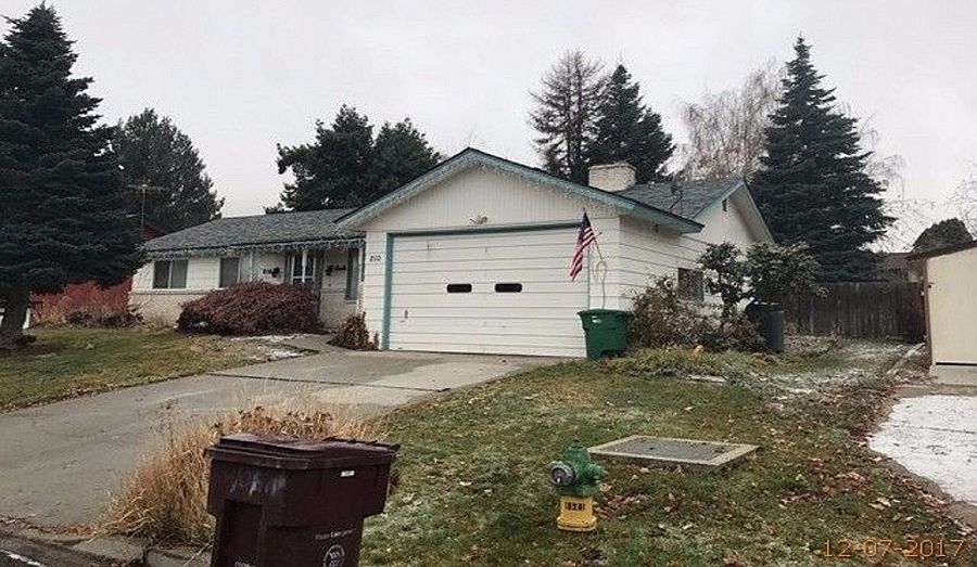 2nd image of 210 Marie Ave