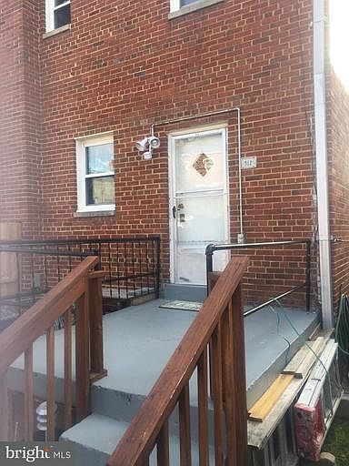 2nd image of 512 Oglethorpe St NE
