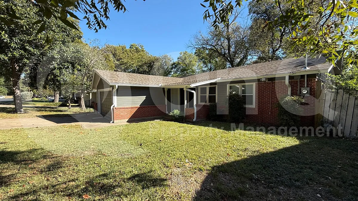 3 bed, 2.0 bath, 1476 sqft, $2,000 — Photo 3
