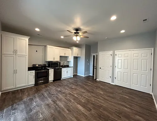 108 N Main St #202 Photo 1