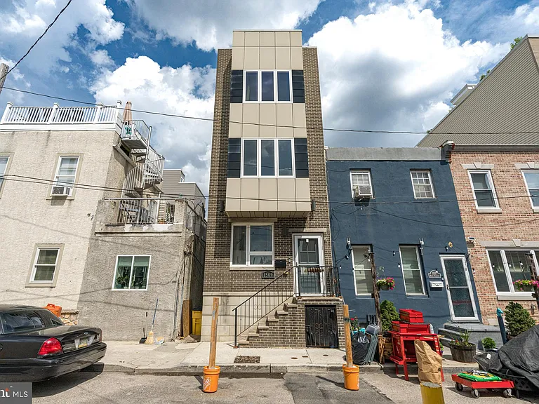 1509 S Dorrance St — Photo 32