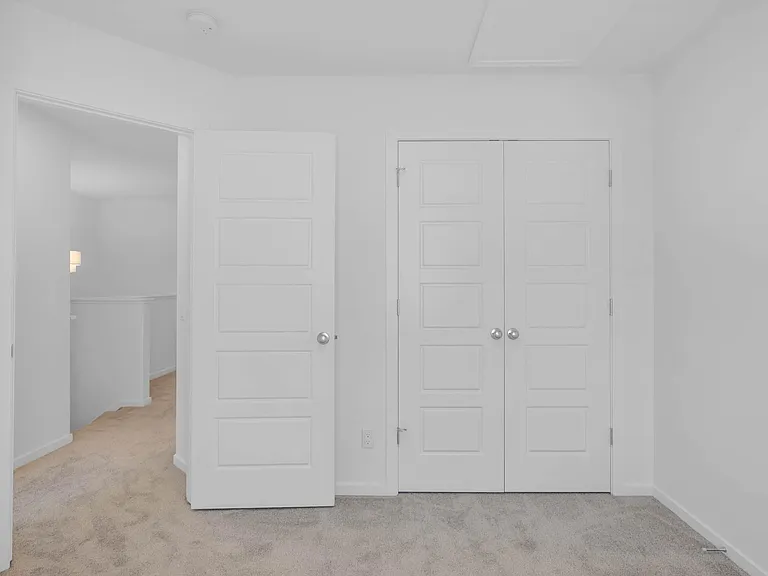 5243 21a Ave SW — Photo 34