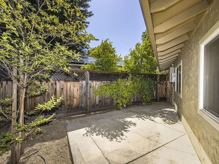783 Fremont Ave — Photo 16