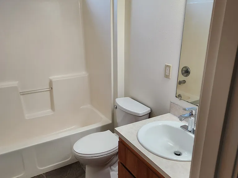 4150 Henry Ct #B — Photo 11