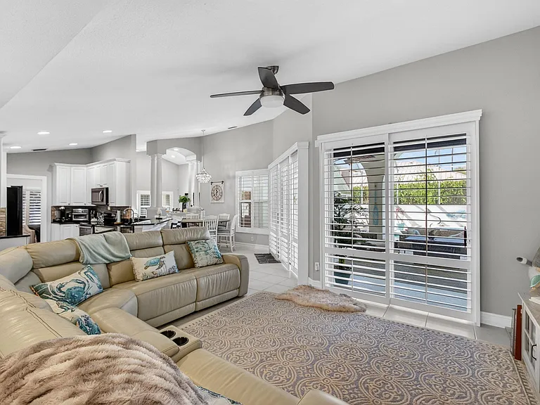 8075 SE Governors Way — Photo 7
