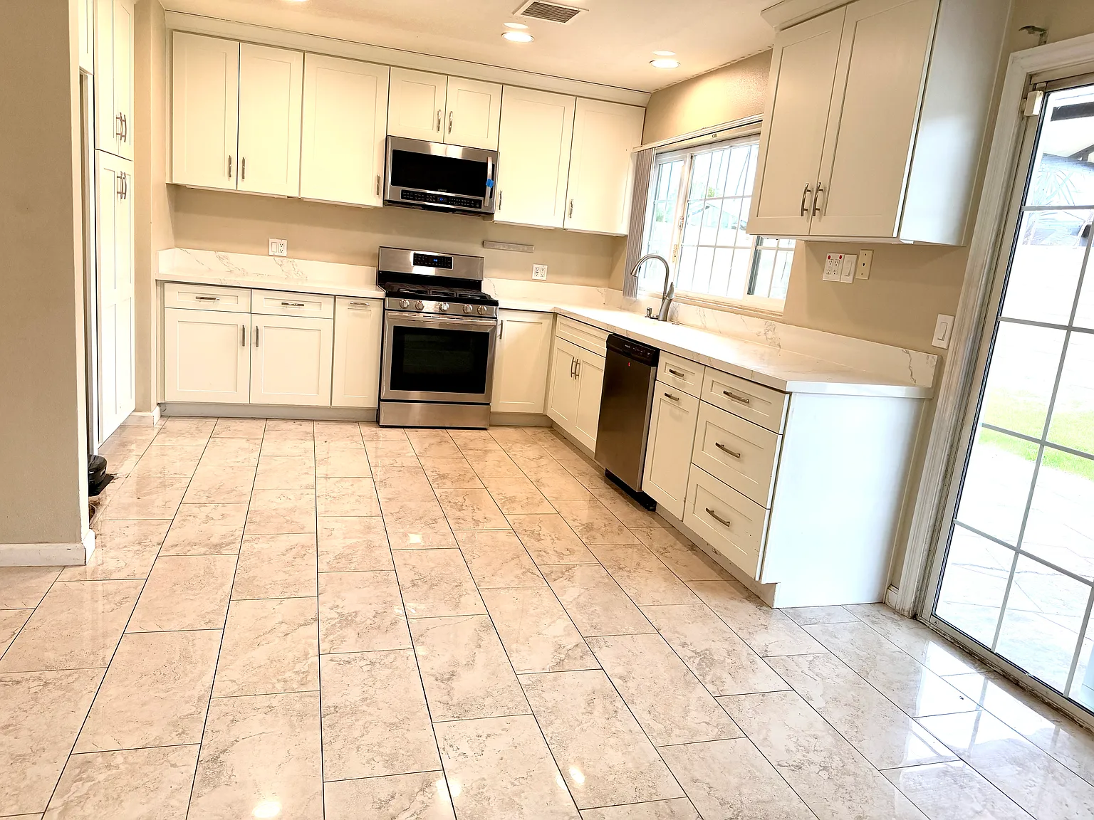6502 Edgemont Dr — Photo 4