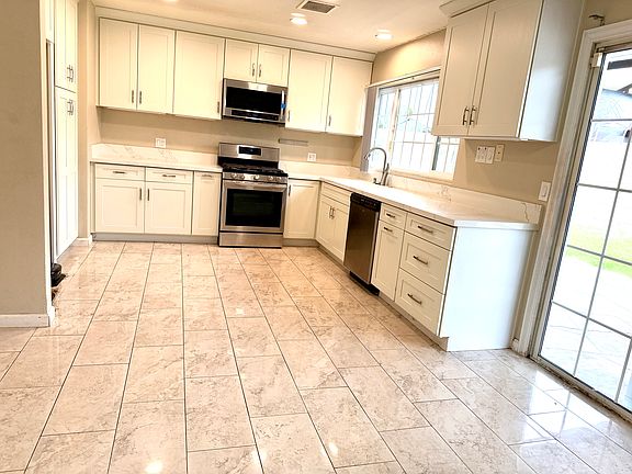 4th image of 6502 Edgemont Dr