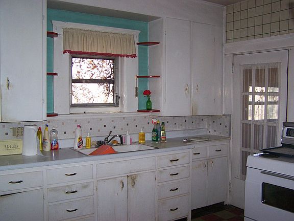 4th image of 2709 NE Washington Pike