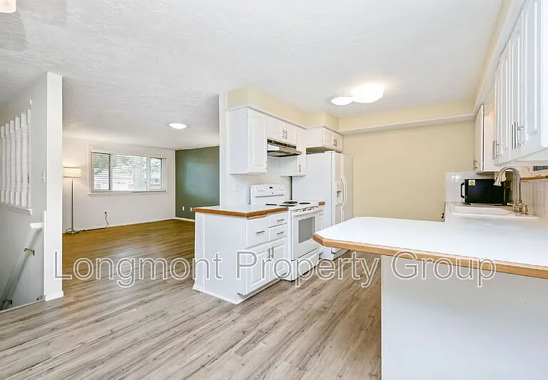 2336 Smith Ct — Photo 8