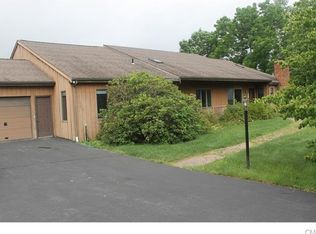 31 Pole Bridge Rd, Newtown, CT 06482