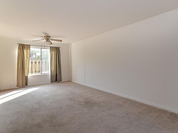 4th image of 387 S Platt St