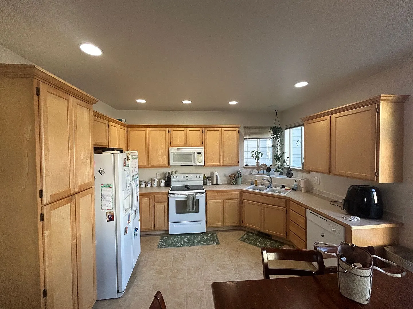 4B, 2.5BA Pet-friendly home w/2-car garage in Whitman Court -Renton, $3,595 per month — Photo 4