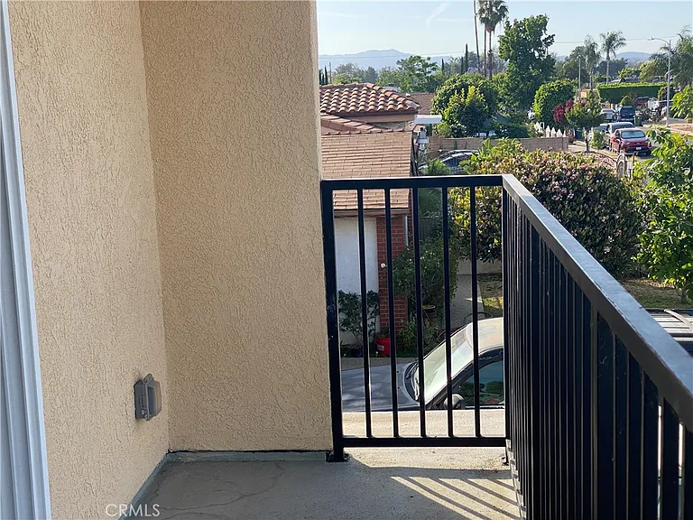 10059 Woodale Ave — Photo 10