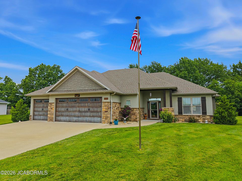 1st image of 3812 Canyon Ridge Dr