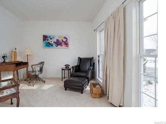 3rd image of 24 Templeton Trl