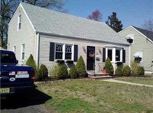 20 Sheridan Ave, Metuchen, NJ 08840