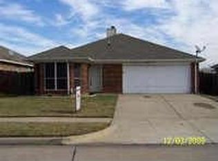 829 W Colony Dr, Arlington, TX 76001