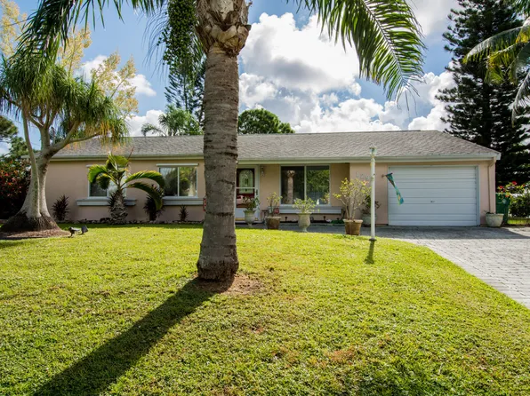 1298 SE Rickenbacker Ter, Port Saint Lucie, FL 34952
