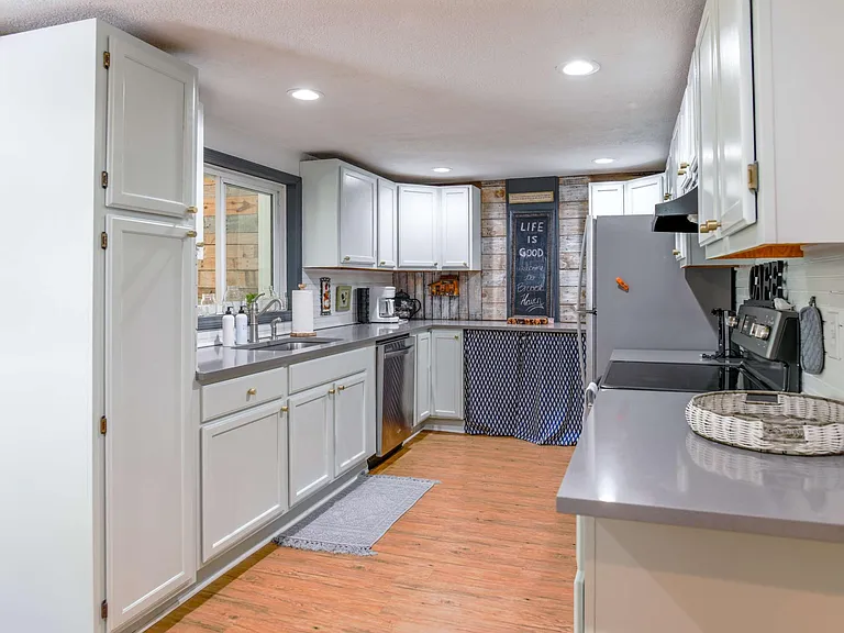 2143 Pisgah Hwy — Photo 9