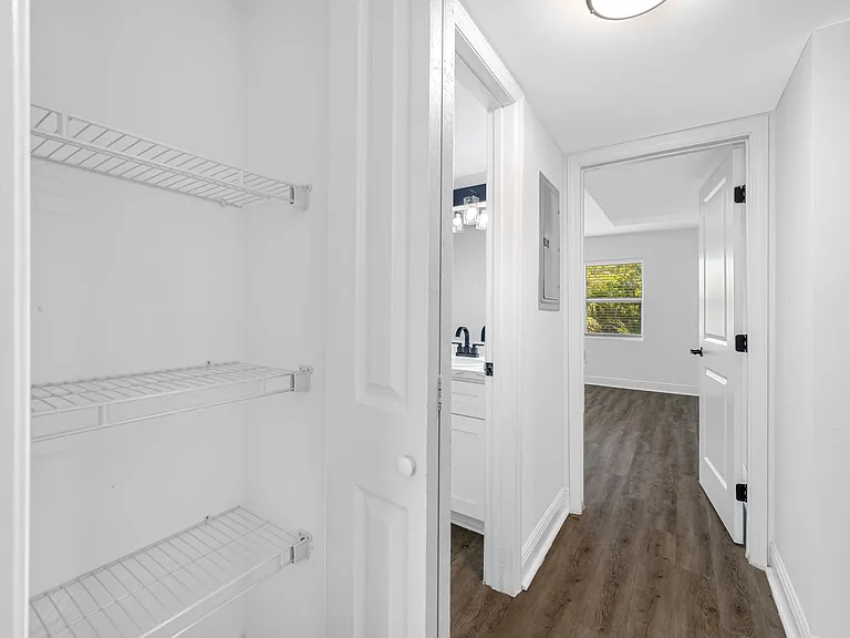 KC Flats Apartments — Photo 66