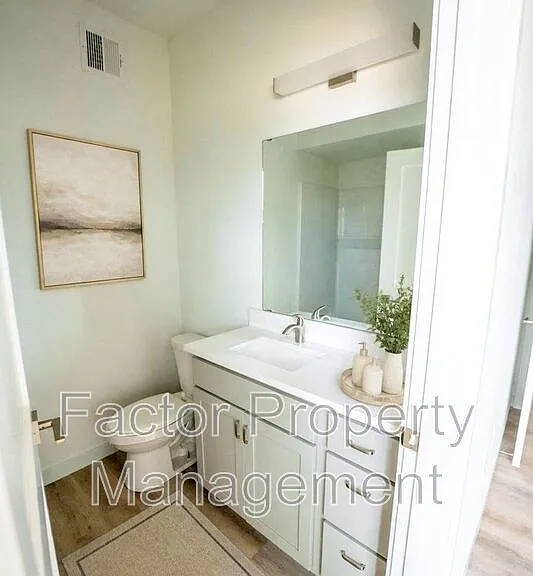 905 S Victory Dr #116 — Photo 6