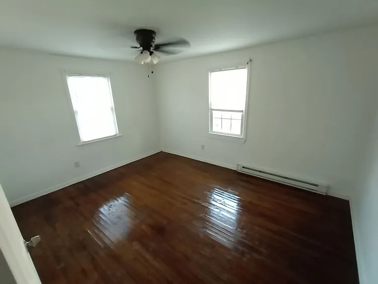 840 Orville Ave — Photo 2
