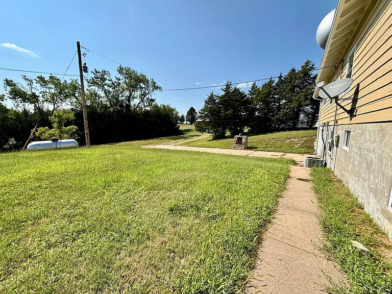 11015 Lakeview Dr — Photo 20