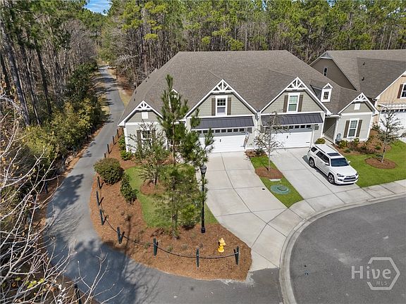 4th image of 10 Golf Drive